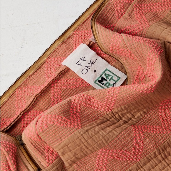 NWOT FP ONE Geo Mango Quilt Dog Bed Cover - Picture 4 of 8